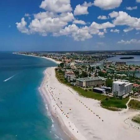 Private One-Bedroom 6 -Directly Across From Beach St. Pete Beach Exterior foto