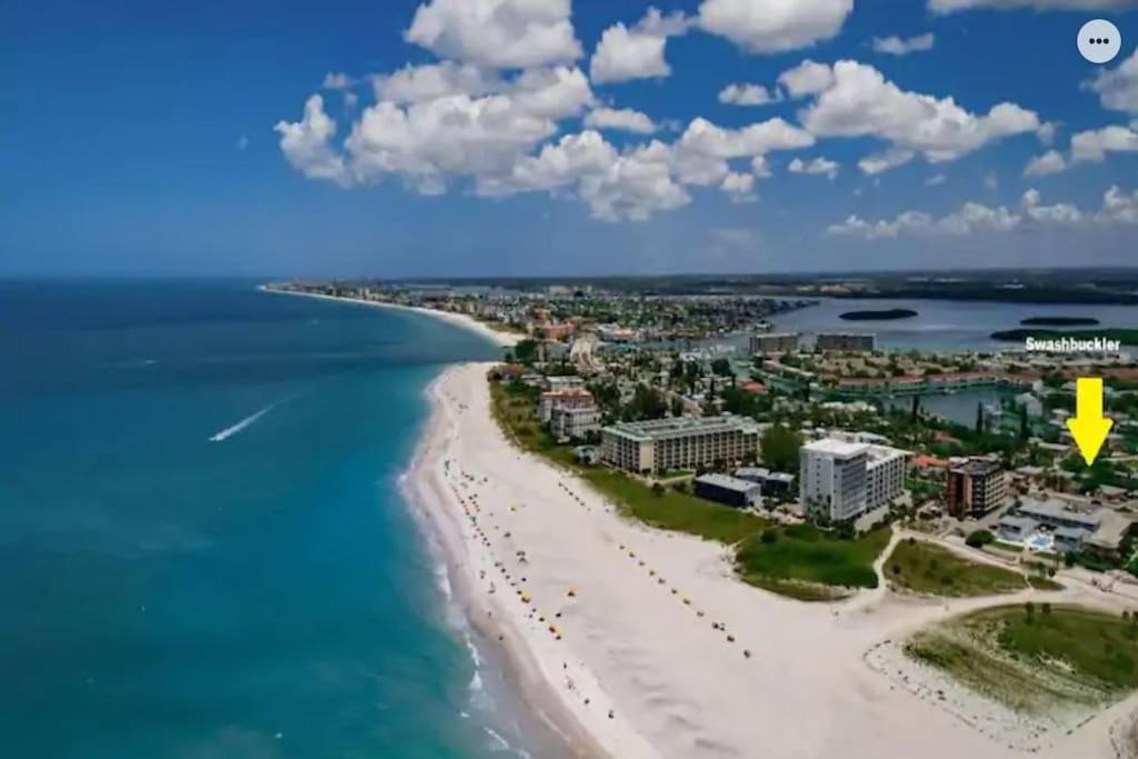 Private One-Bedroom 6 -Directly Across From Beach St. Pete Beach Exterior foto